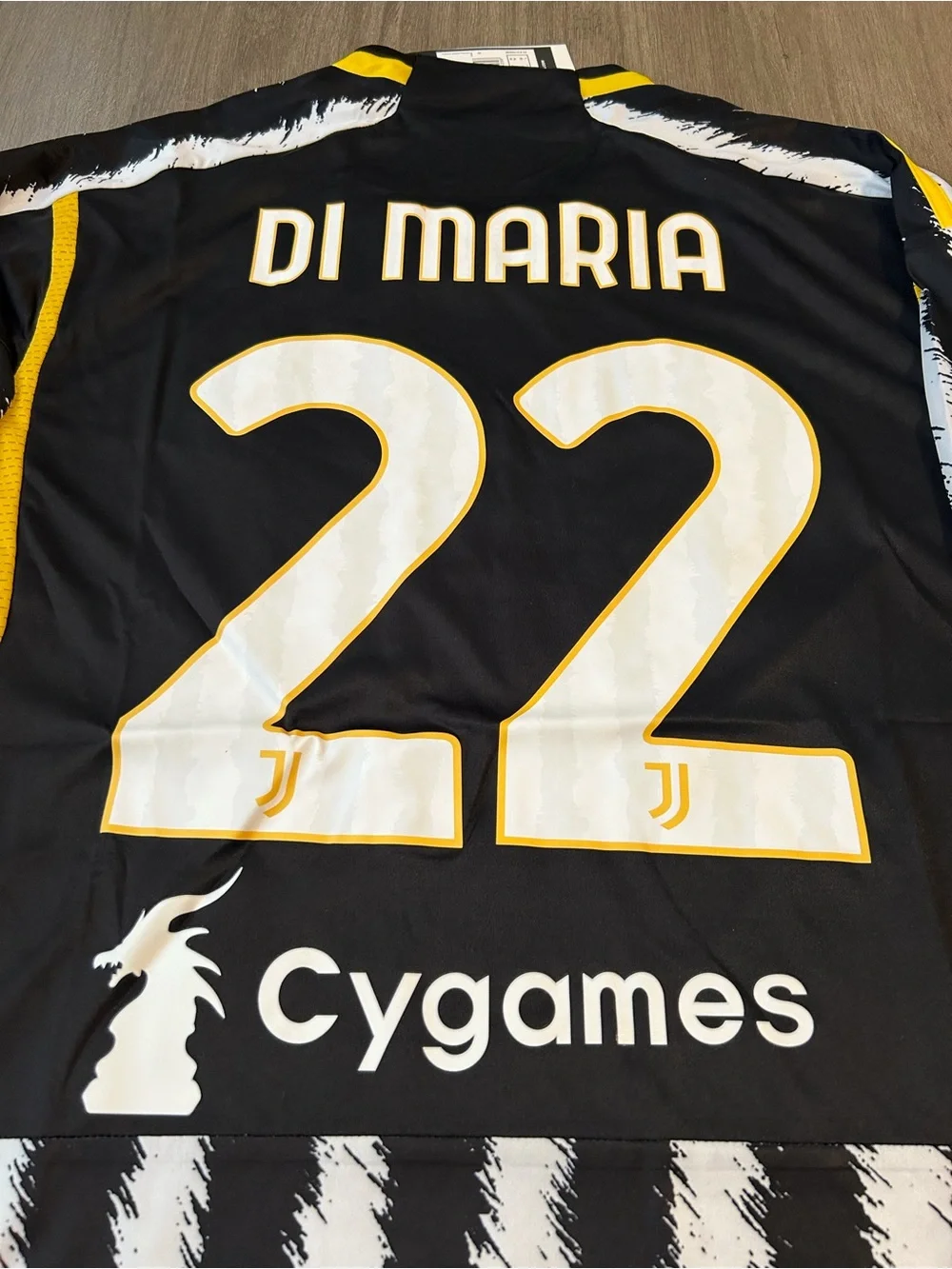 adidas Black & Yellow Di Maria #22 Juventus Jersey